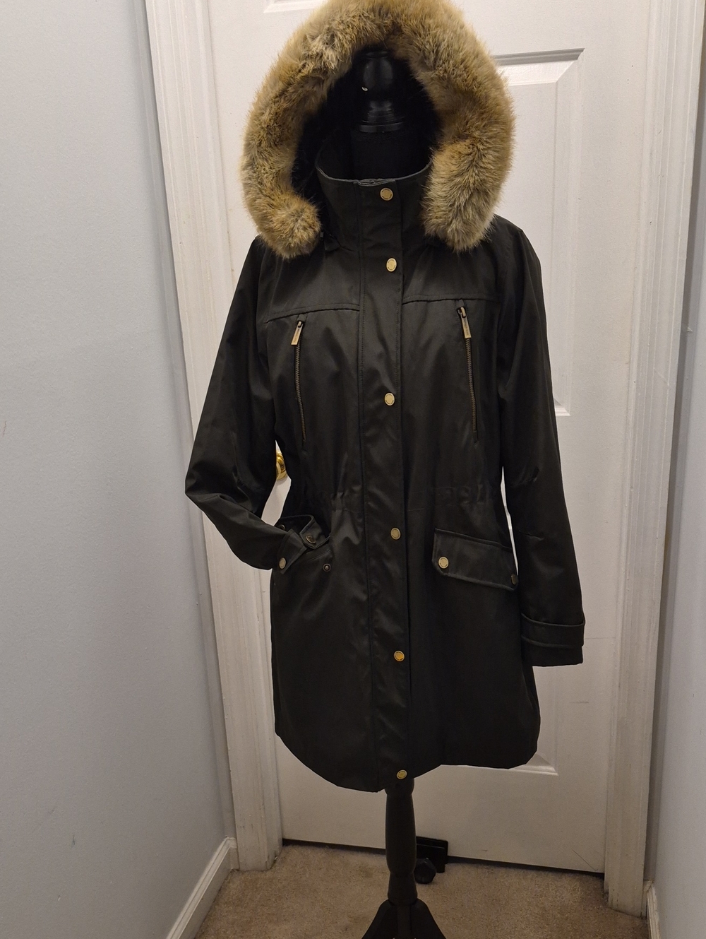J7- Michael Kors Dark Olive Trench Coat with Faux Fur Hood - sz - L